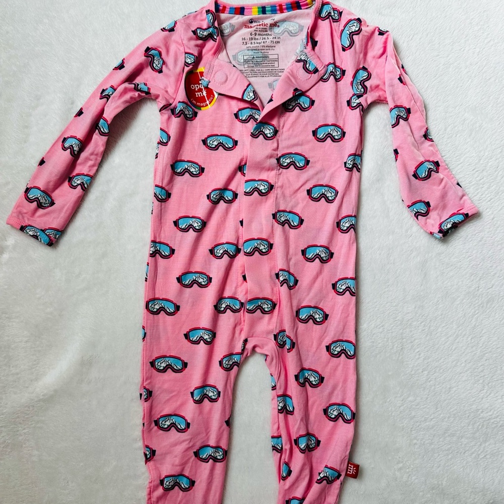 Magnetic Me Footie - Pink Powder Playtime 6-9 months; New w/o tag